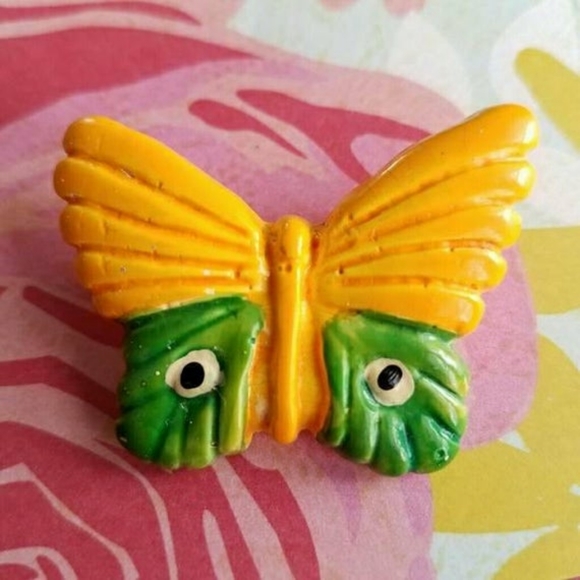 Vintage Jewelry - Vintage Butterfly brooch insect bug pin bright cheerful insect moth yellow
